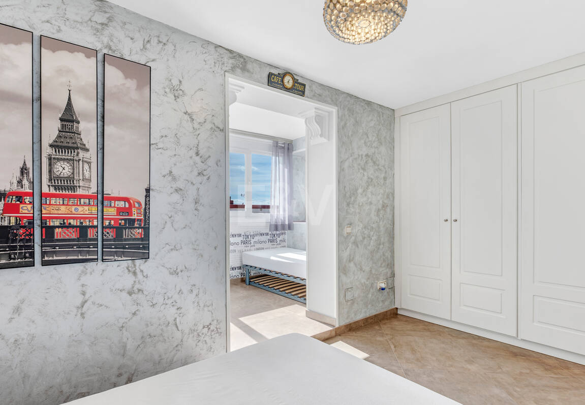 Marbella Beachside Top-Floor Appartement avec Panoramique Vues