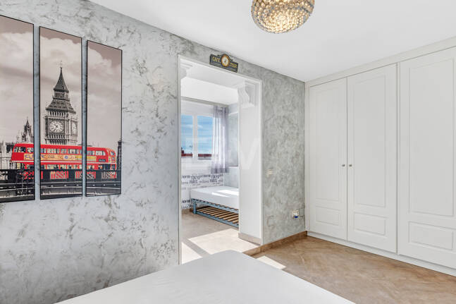 Marbella Beachside Top-Floor Appartement avec Panoramique Vues