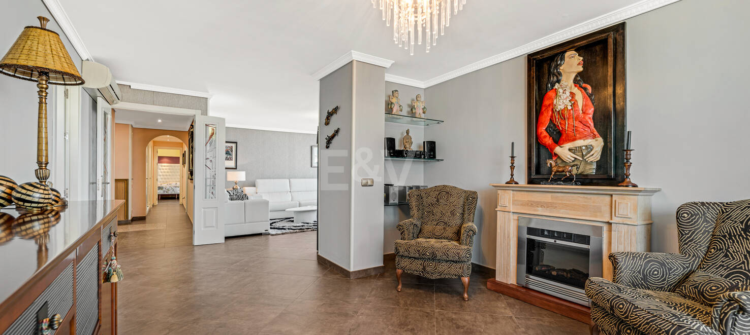 Marbella Beachside Top-Floor Apartment with Panoramic Views