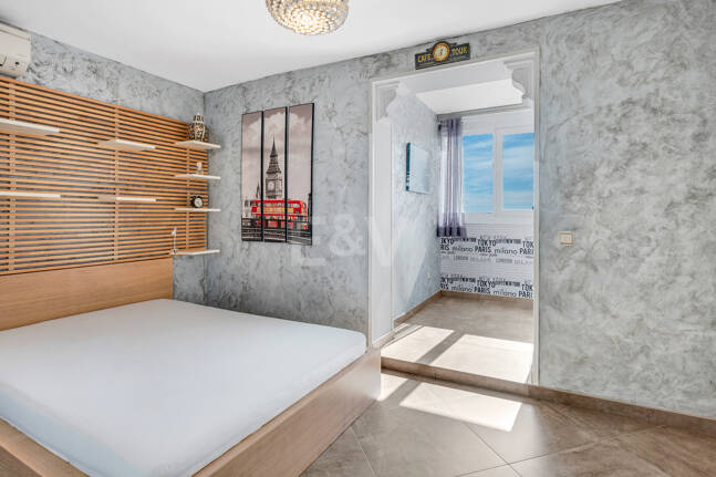 Marbella Beachside Top-Floor Appartement avec Panoramique Vues