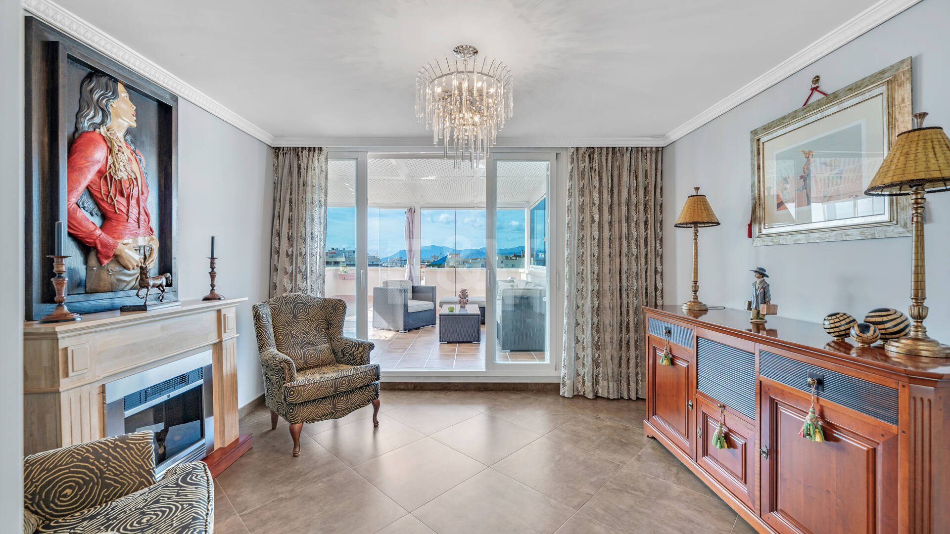 Marbella Beachside Top-Floor Appartement avec Panoramique Vues