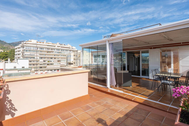 Marbella Beachside Top-Floor Appartement avec Panoramique Vues