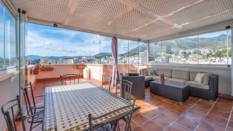 Marbella Beachside Top-Floor Appartement avec Panoramique Vues