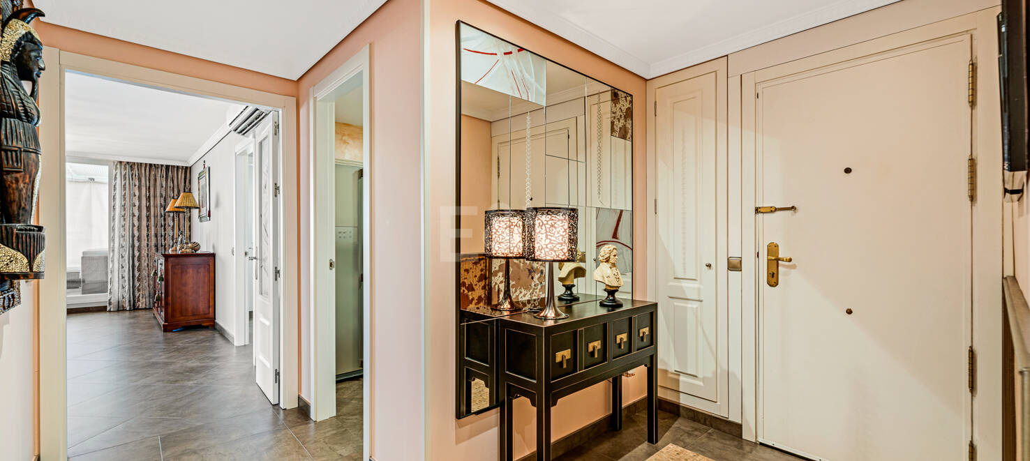 Marbella Beachside Top-Floor Apartment with Panoramic Views