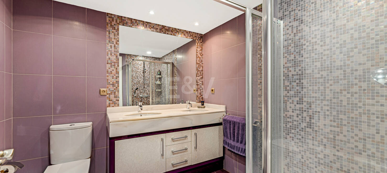 Marbella Beachside Top-Floor Apartment with Panoramic Views