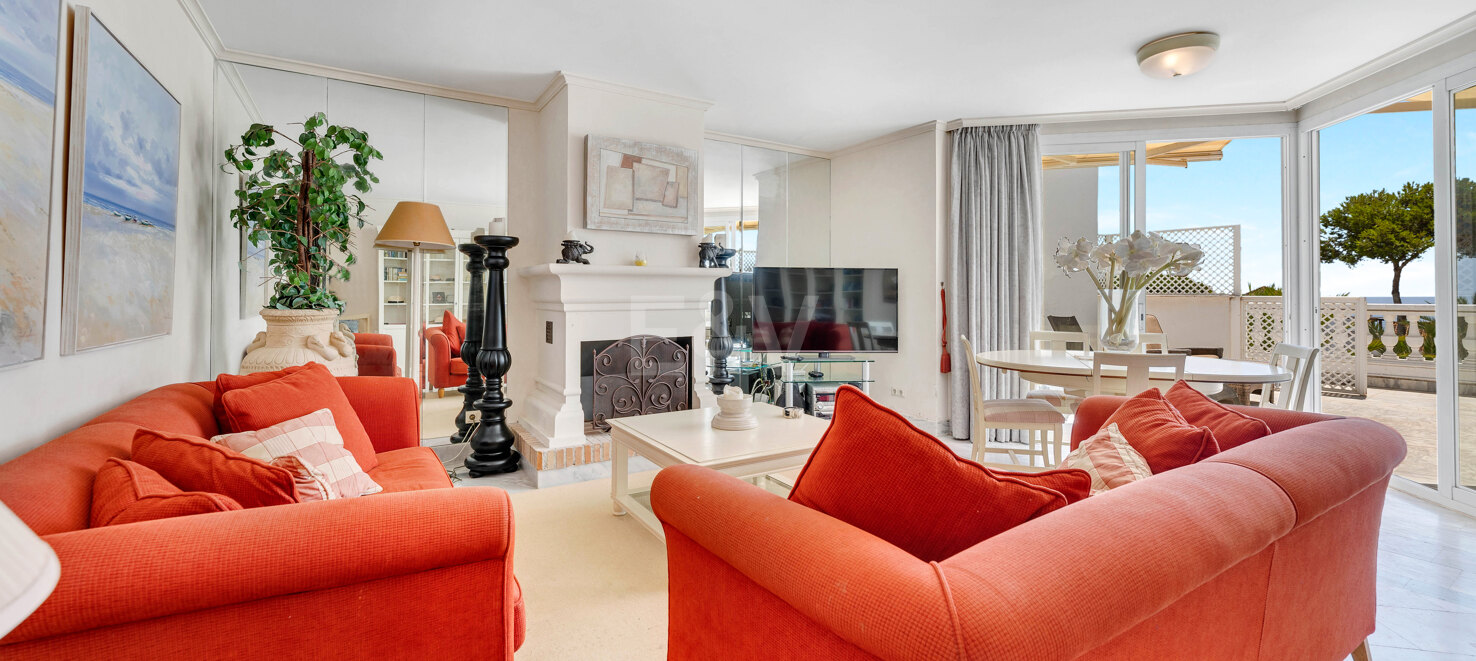 Duplex penthouse with sea view terraces in White Pearl Beach