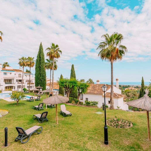 Elegant Townhouse with Sea Views and Golf Proximity