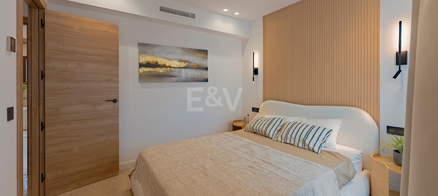 Elegant Townhouse with Sea Views and Golf Proximity