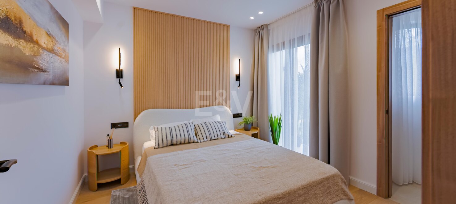 Elegant Townhouse with Sea Views and Golf Proximity