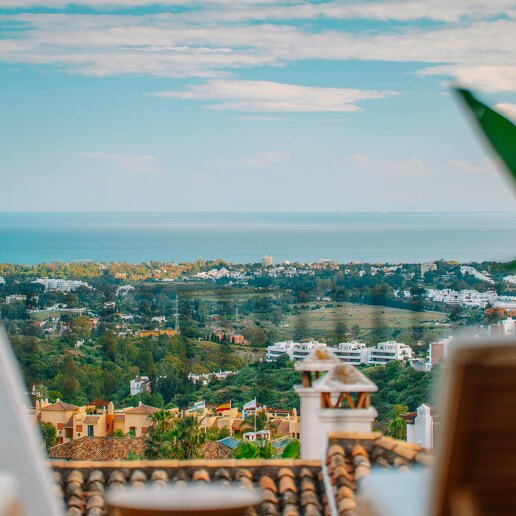 Elegant Townhouse with Sea Views and Golf Proximity