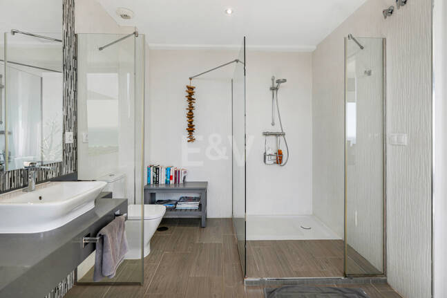 Villa luxueuse avec vue sur la mer à 360° et terrasse sur le toit