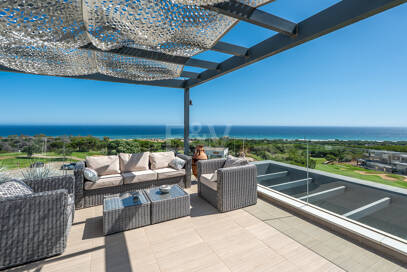 Villa luxueuse avec vue sur la mer à 360° et terrasse sur le toit