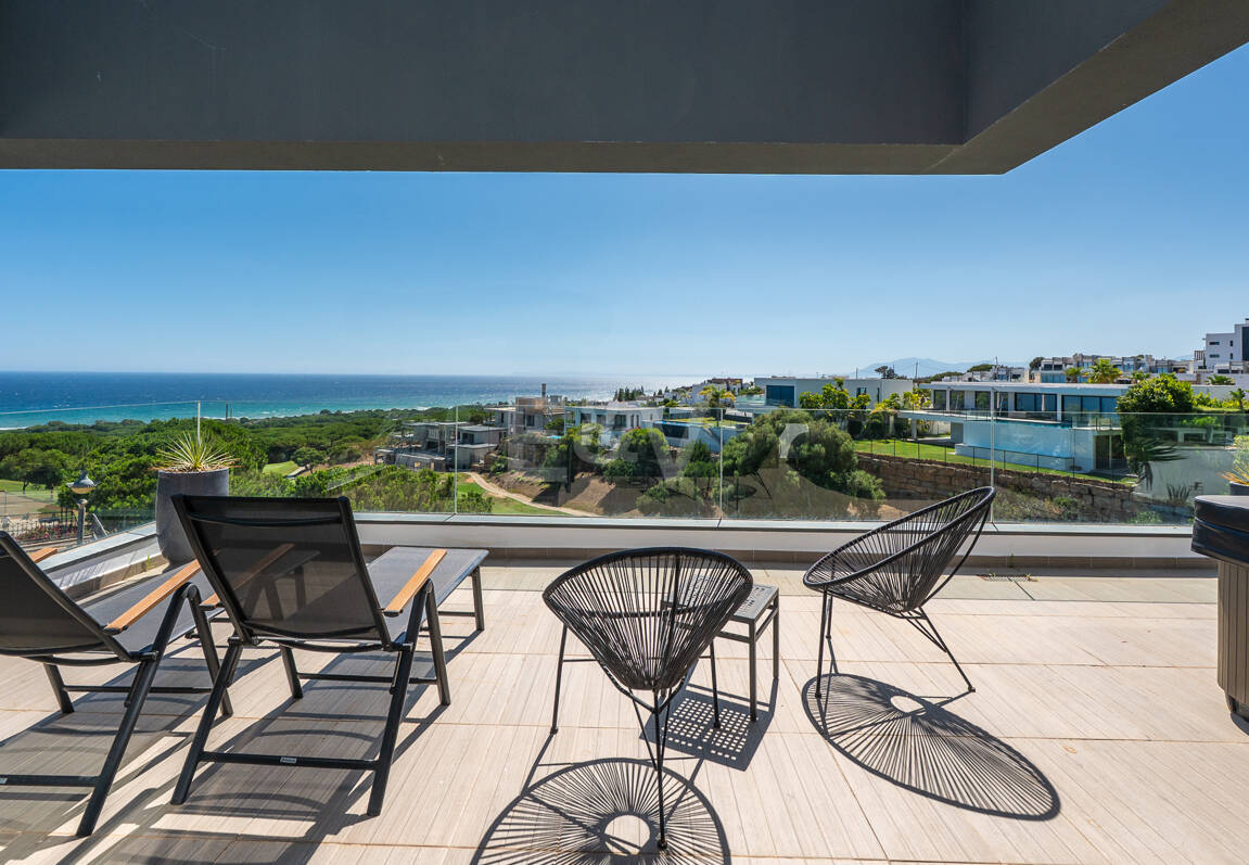 Villa luxueuse avec vue sur la mer à 360° et terrasse sur le toit