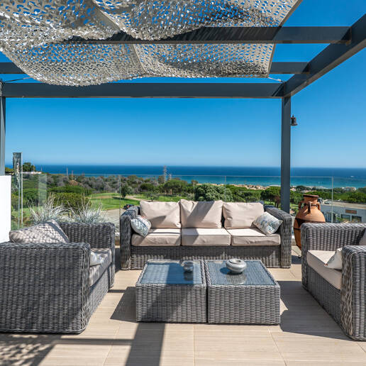 Villa luxueuse avec vue sur la mer à 360° et terrasse sur le toit