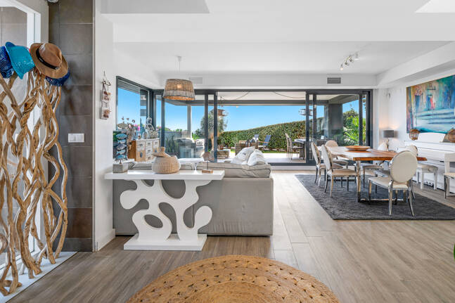 Villa luxueuse avec vue sur la mer à 360° et terrasse sur le toit