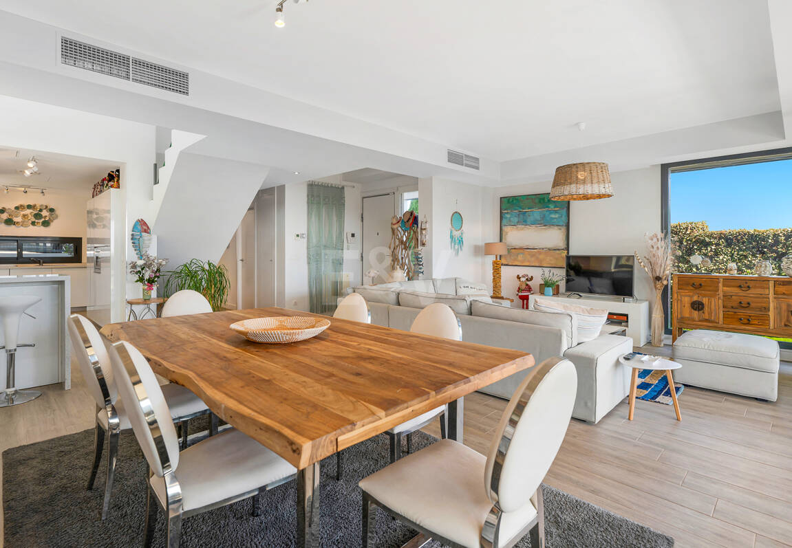 Villa luxueuse avec vue sur la mer à 360° et terrasse sur le toit