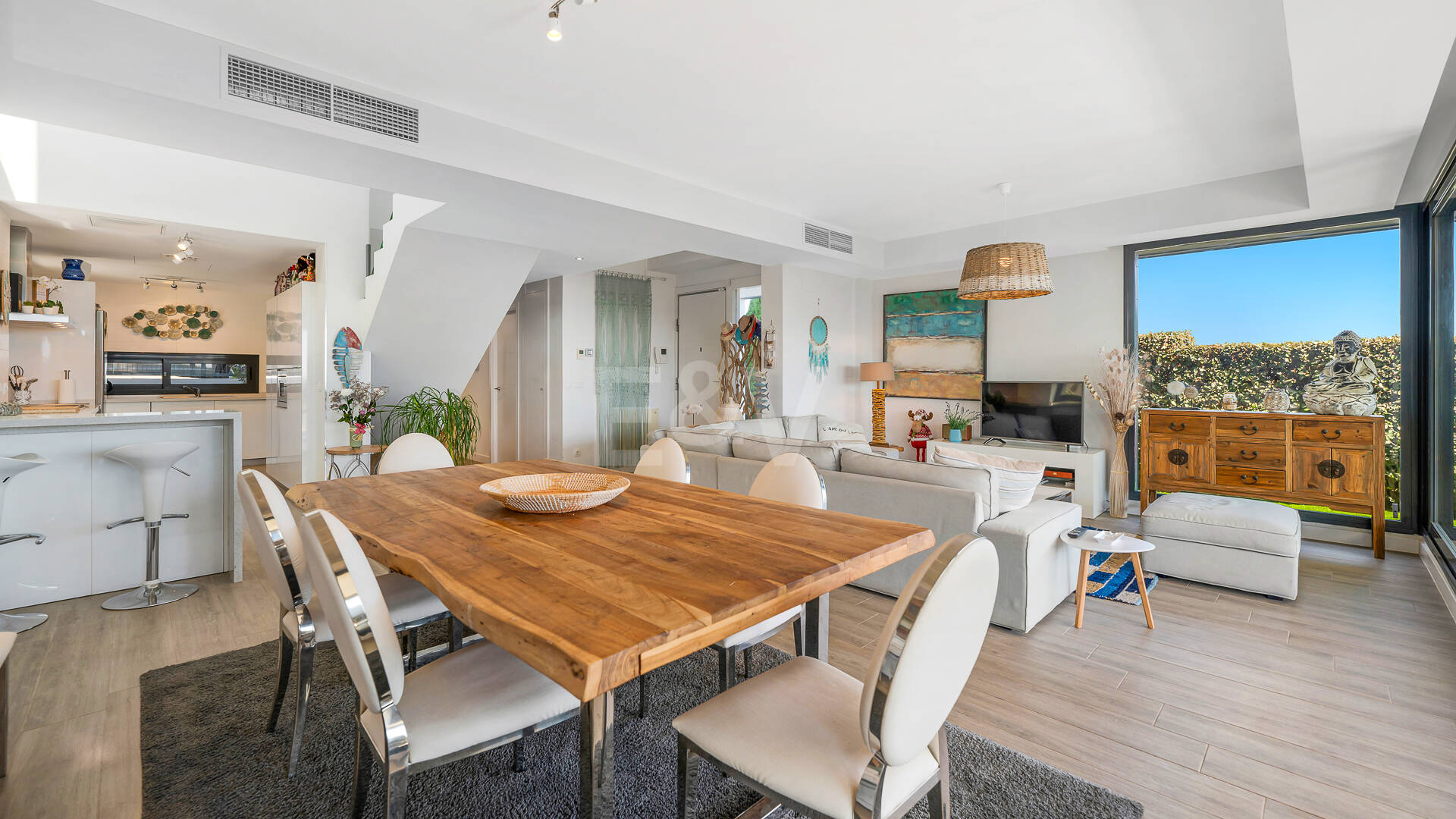 Villa luxueuse avec vue sur la mer à 360° et terrasse sur le toit