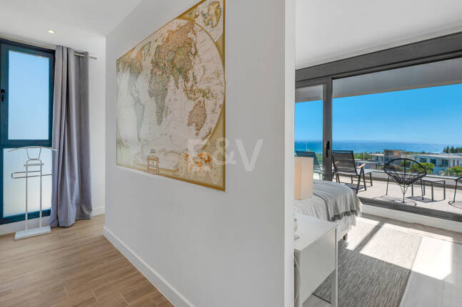 Villa luxueuse avec vue sur la mer à 360° et terrasse sur le toit