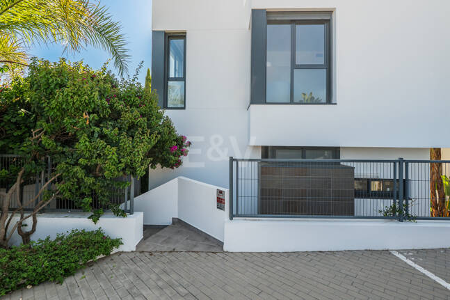 Villa luxueuse avec vue sur la mer à 360° et terrasse sur le toit