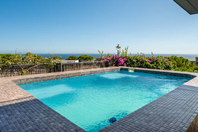 Villa luxueuse avec vue sur la mer à 360° et terrasse sur le toit