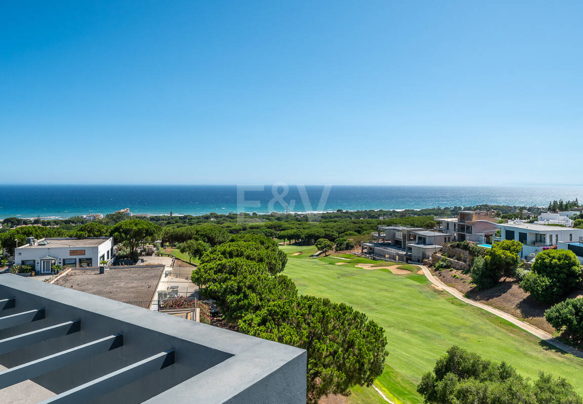 Villa luxueuse avec vue sur la mer à 360° et terrasse sur le toit