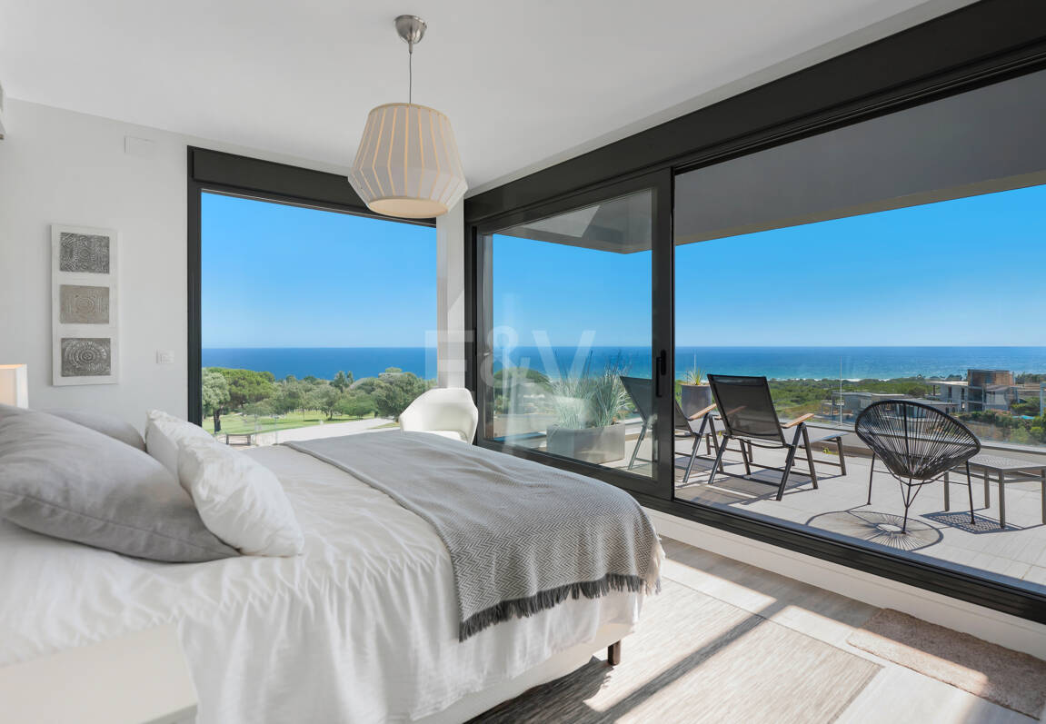 Villa luxueuse avec vue sur la mer à 360° et terrasse sur le toit