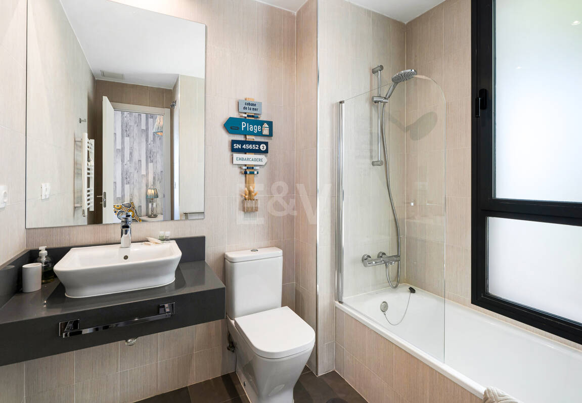 Villa luxueuse avec vue sur la mer à 360° et terrasse sur le toit