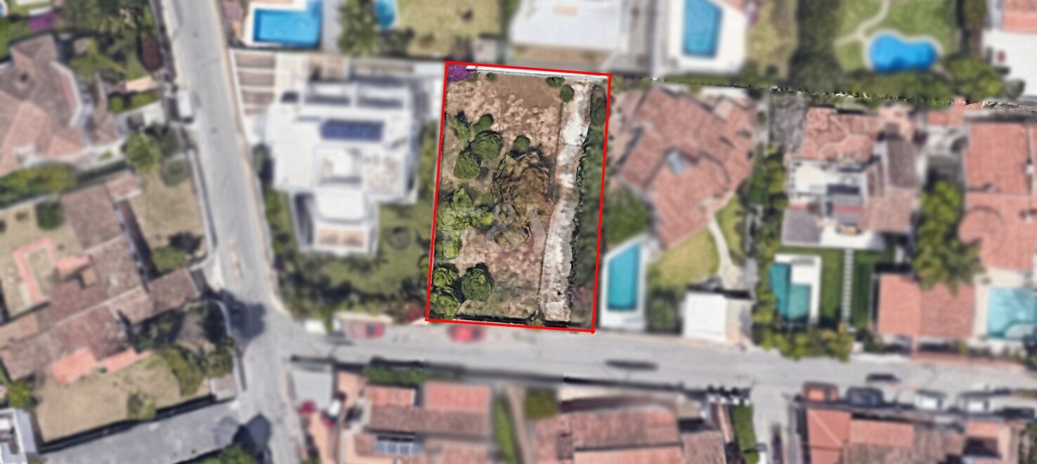 Wyjątkowa lokalizacja przy plaży z wielkim potencjałem dla nowoczesnej willi lub inwestycji