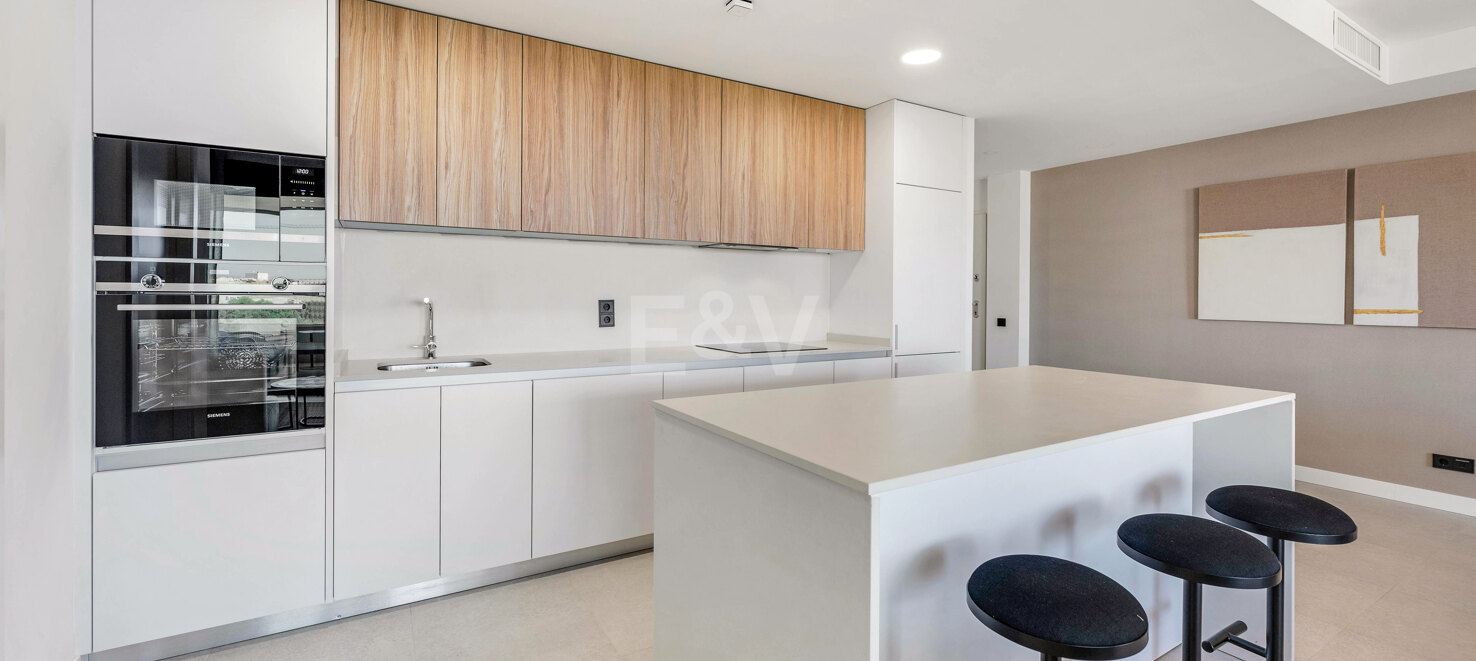 Appartement à louer en Los Altos de los Monteros, Marbella Est