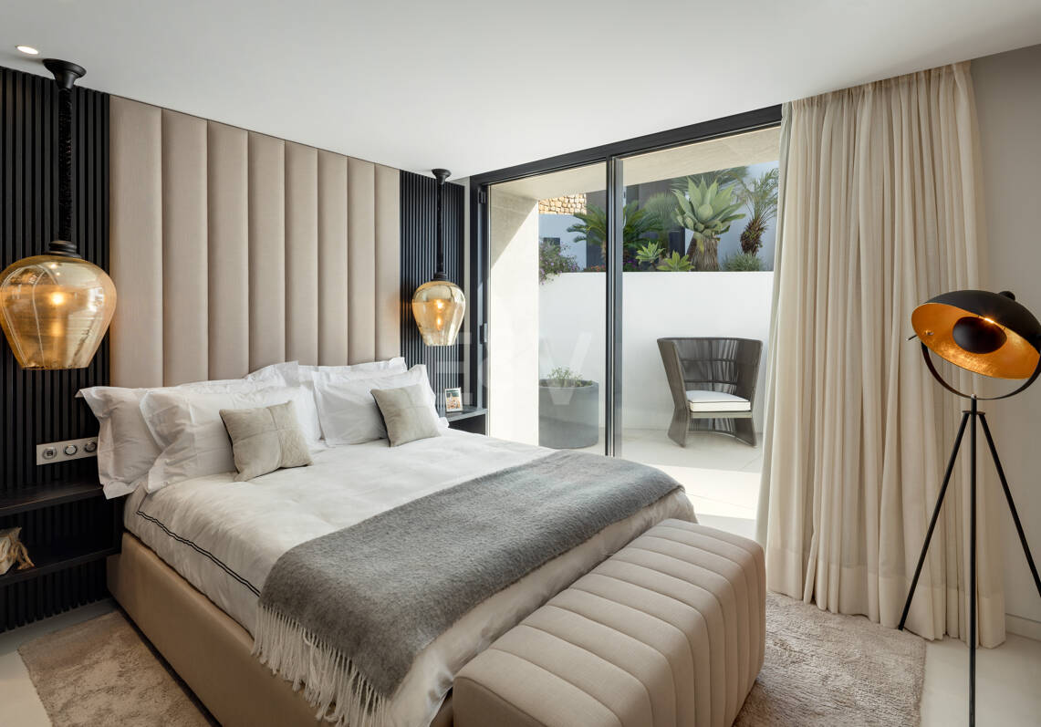 Author's Villa with Modern Design, Wellness, and Resort Style in La Quinta