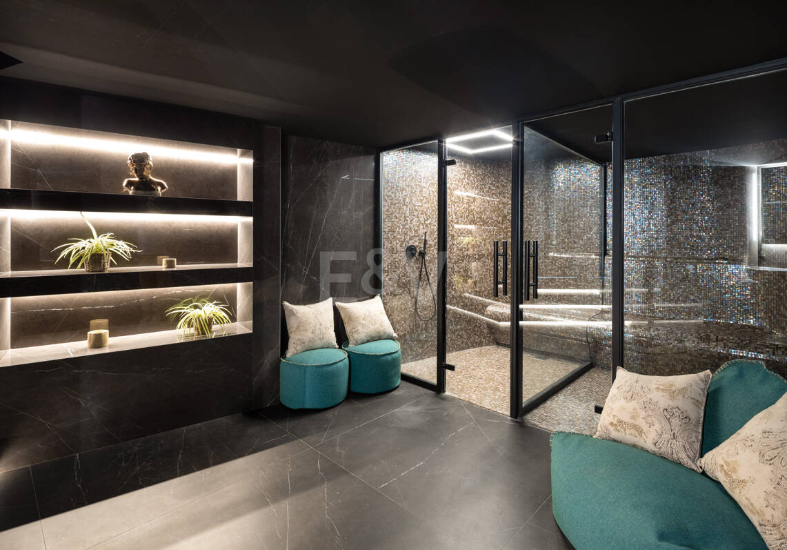 Author's Villa with Modern Design, Wellness, and Resort Style in La Quinta