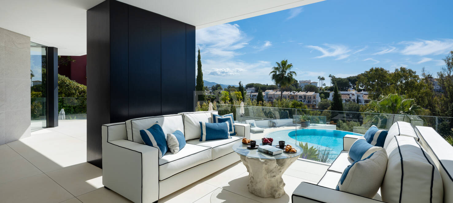 Author's Villa with Modern Design, Wellness, and Resort Style in La Quinta