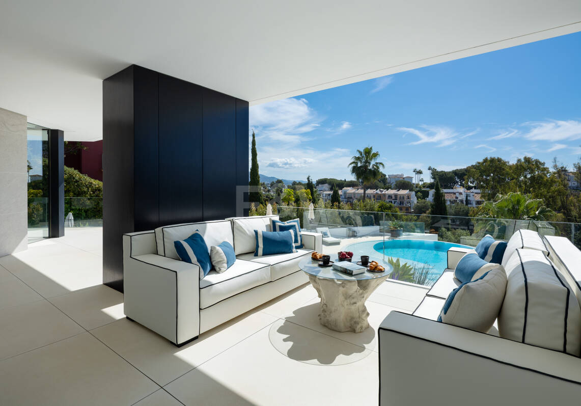 Author's Villa with Modern Design, Wellness, and Resort Style in La Quinta