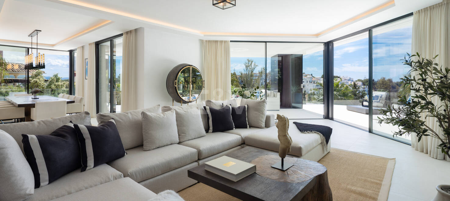 Author's Villa with Modern Design, Wellness, and Resort Style in La Quinta