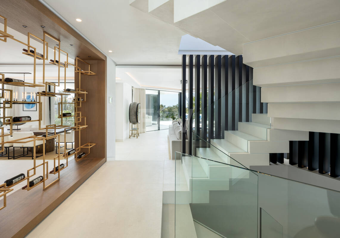 Author's Villa with Modern Design, Wellness, and Resort Style in La Quinta