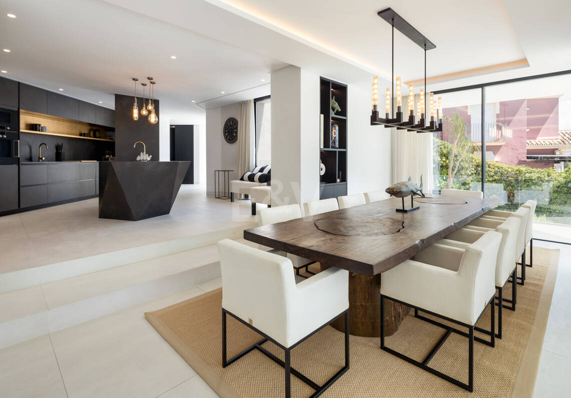 Author's Villa with Modern Design, Wellness, and Resort Style in La Quinta
