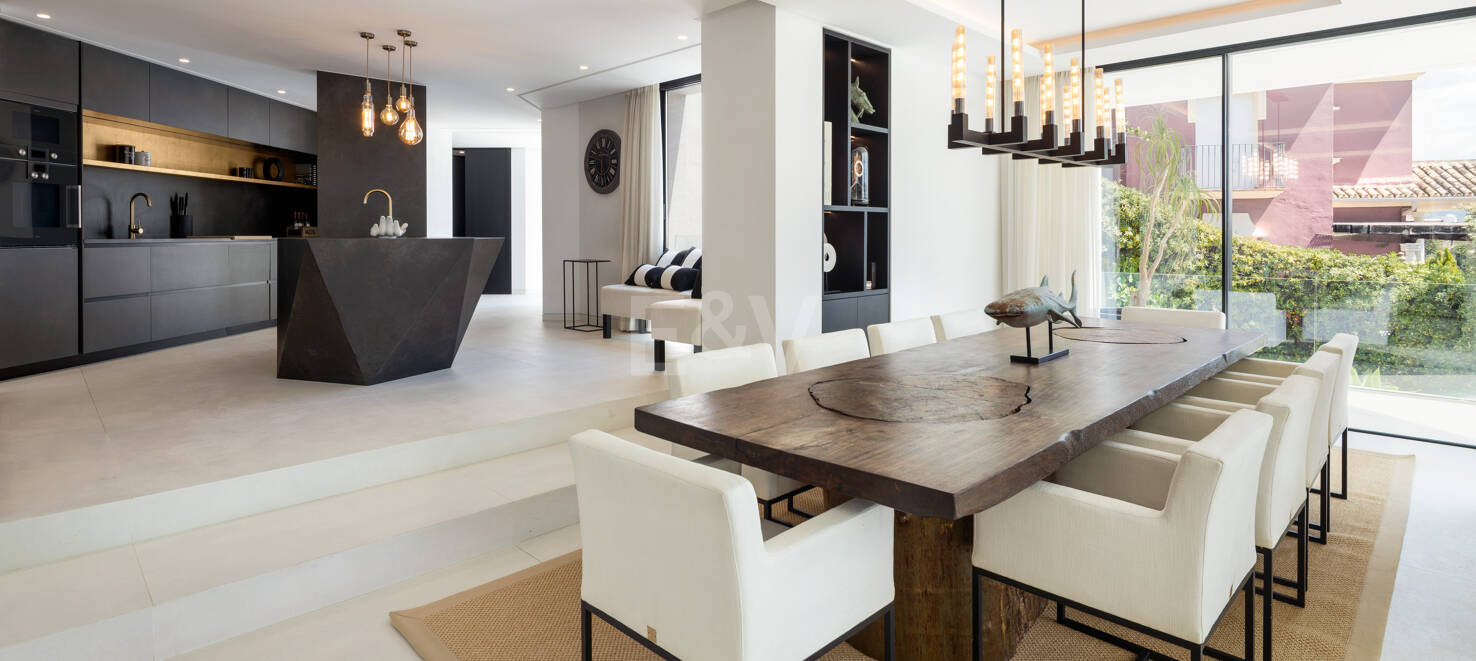 Author's Villa with Modern Design, Wellness, and Resort Style in La Quinta