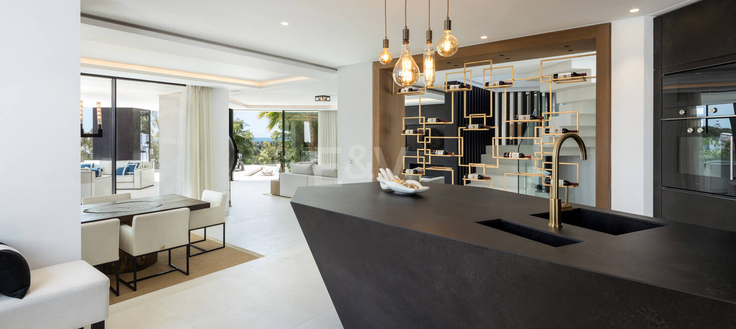 Author's Villa with Modern Design, Wellness, and Resort Style in La Quinta