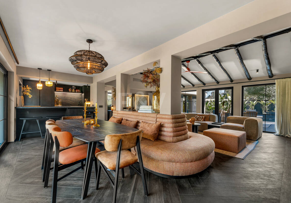Gorgeous Balinese-Style Villa Surrounded by Golf Courses