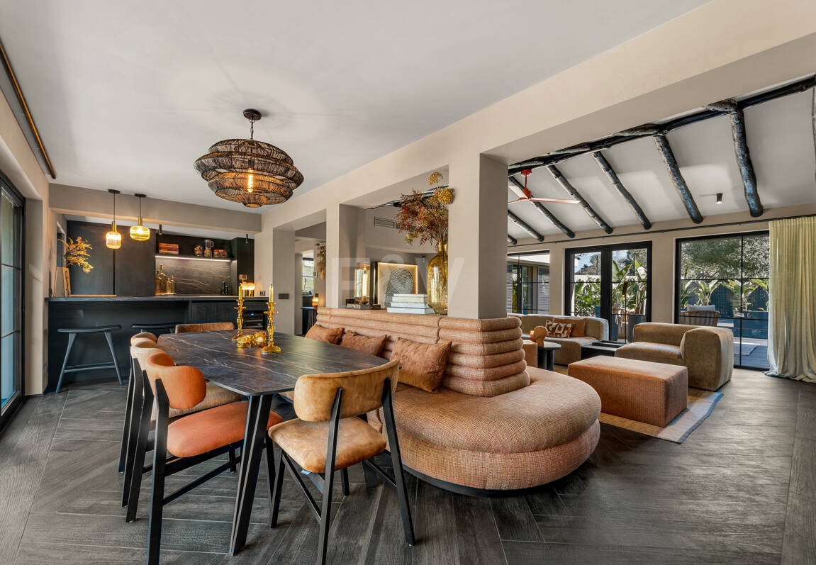 Gorgeous Balinese-Style Villa Omgiven av golfbanor