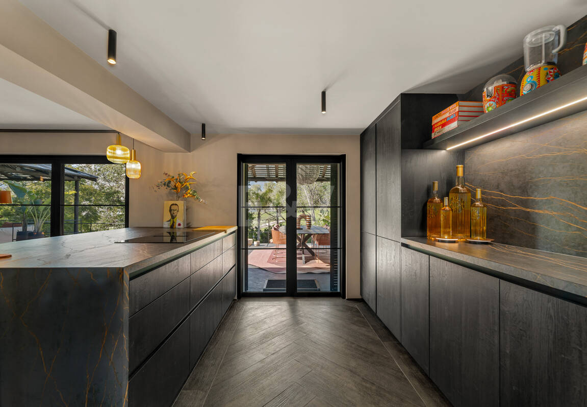 Gorgeous Balinese-Style Villa Omgiven av golfbanor