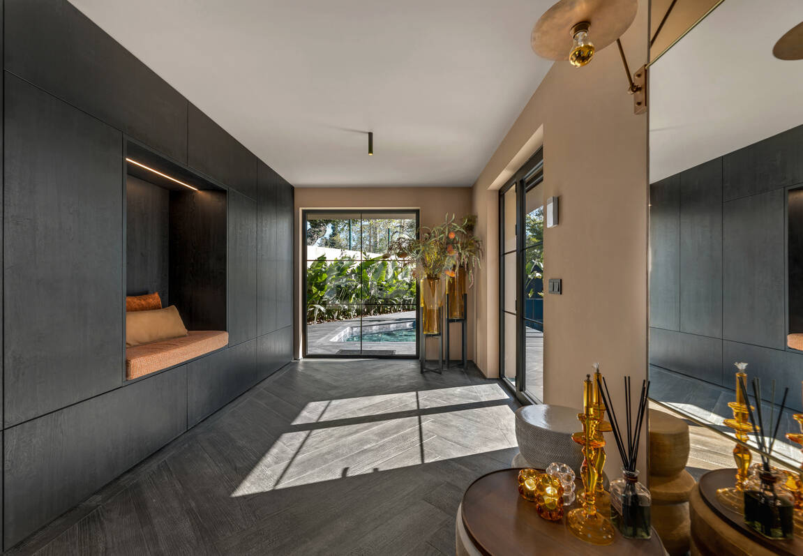 Gorgeous Balinese-Style Villa Omgiven av golfbanor