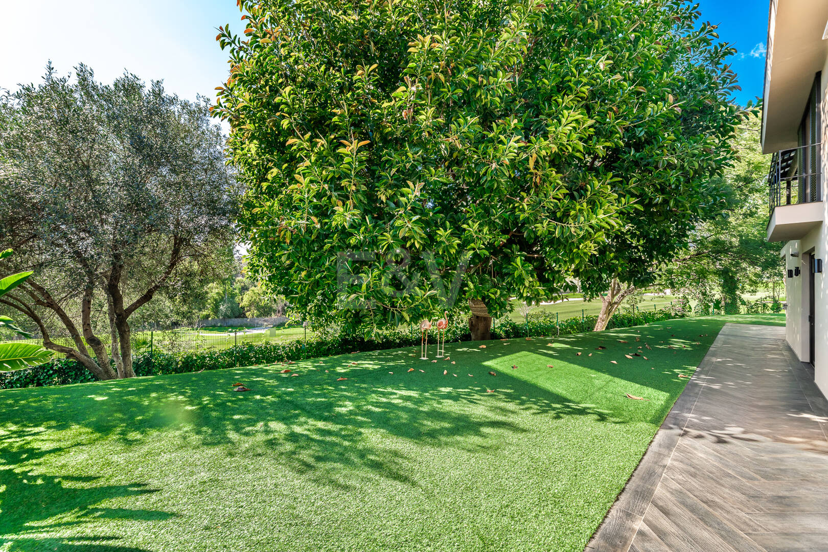 Gorgeous Balinese-Style Villa Omgiven av golfbanor