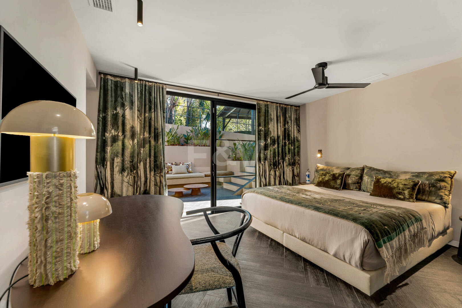 Gorgeous Balinese-Style Villa Omgiven av golfbanor