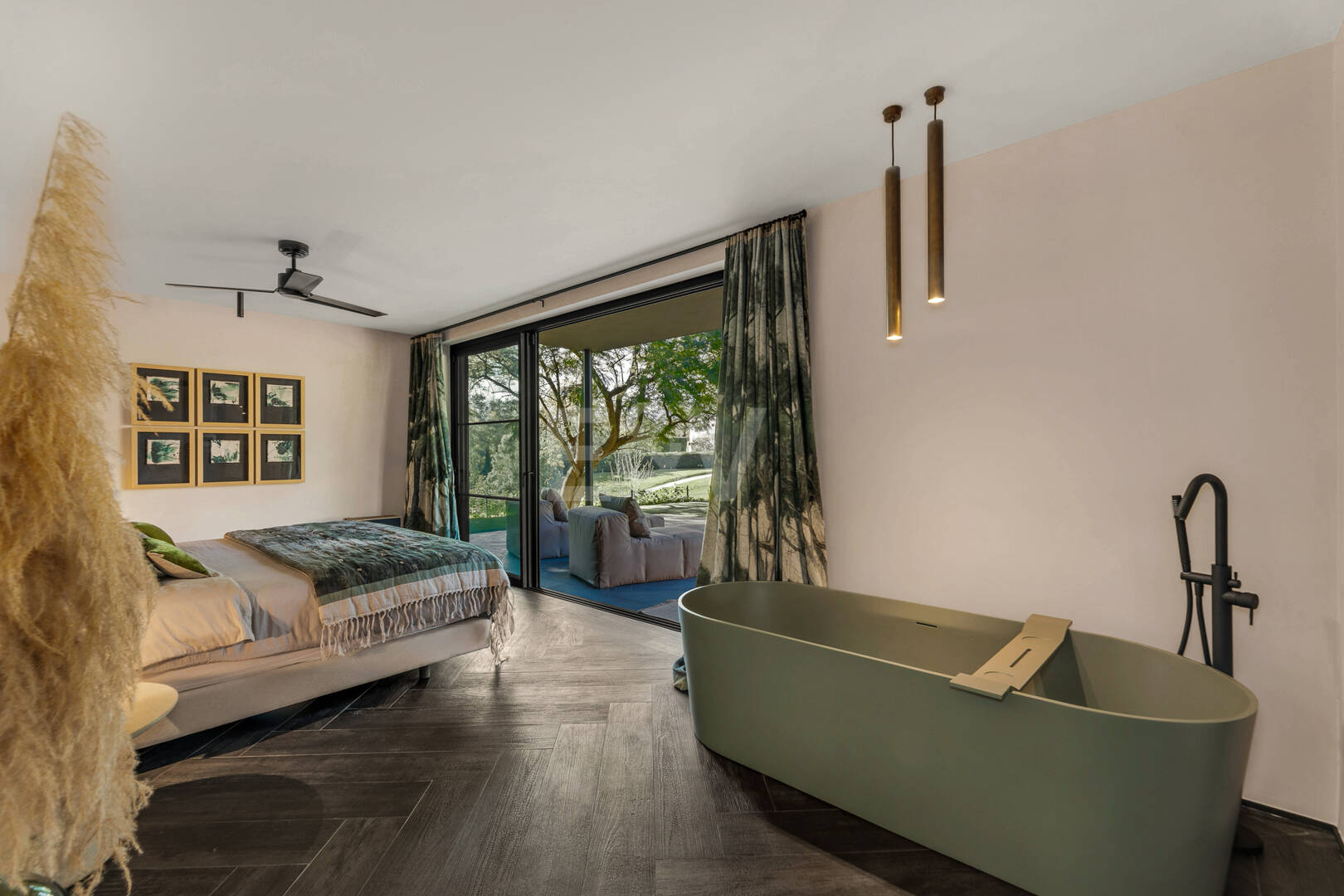 Gorgeous Balinese-Style Villa Omgiven av golfbanor