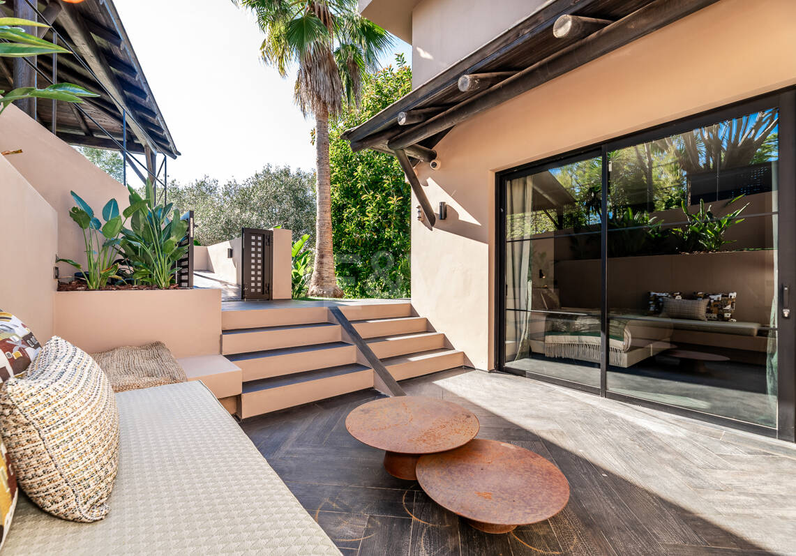 Gorgeous Balinese-Style Villa Surrounded by Golf Courses