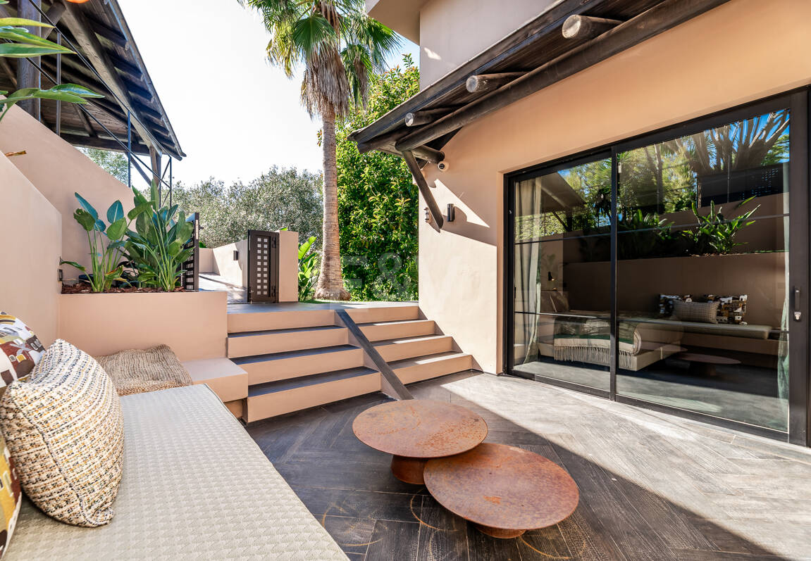 Gorgeous Balinese-Style Villa Omgiven av golfbanor