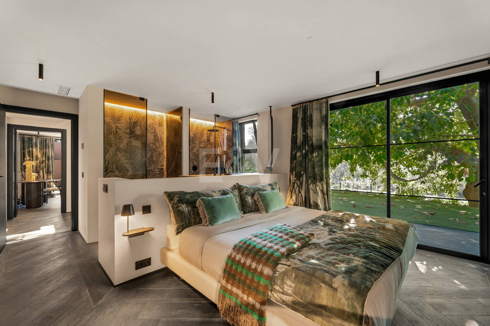 Gorgeous Balinese-Style Villa Surrounded by Golf Courses