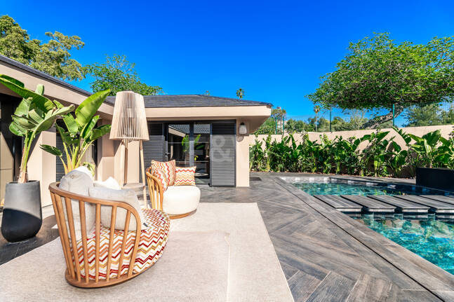 Gorgeous Balinese-Style Villa Omgiven av golfbanor