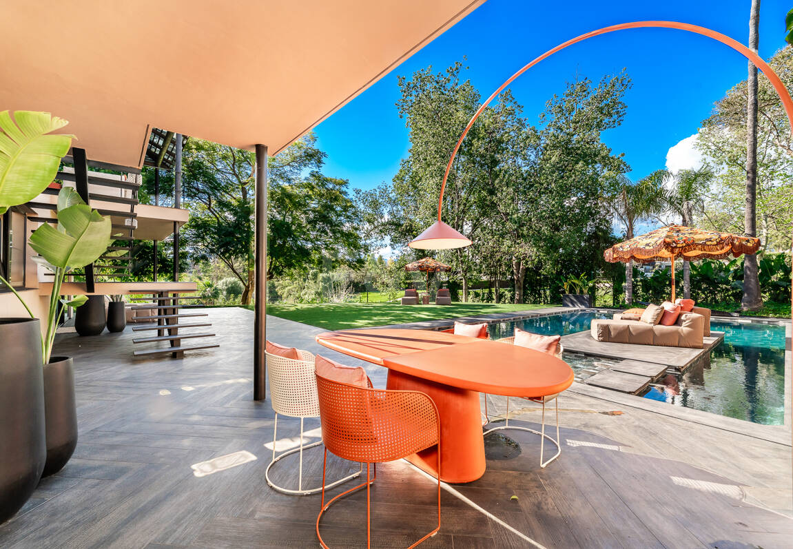 Gorgeous Balinese-Style Villa Omgiven av golfbanor